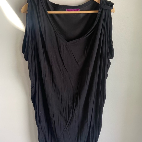 Velvet Black Sleeveless Midi Dress - Picture 1 of 3